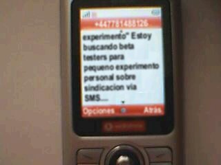 SMS recibido en un mvil desde Twitter gracias a twitt-o-mat